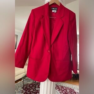 Sag Harbor Pettit women’s classic style red Blazer size 12 100% wool. Lined